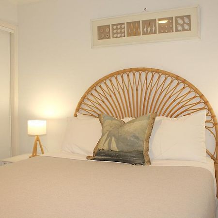 Cossies By The Sea Aparthotel Teluk Byron Bagian luar foto