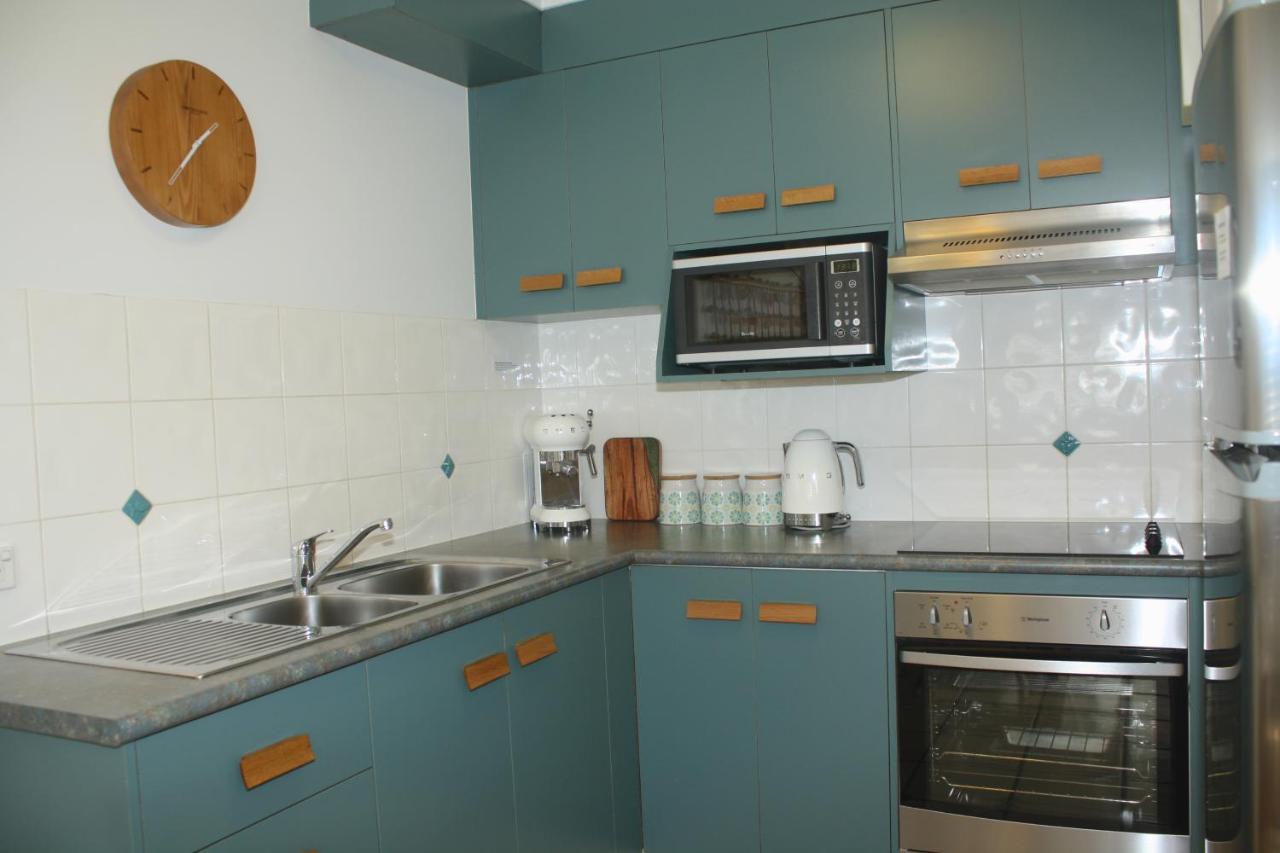Cossies By The Sea Aparthotel Teluk Byron Bagian luar foto