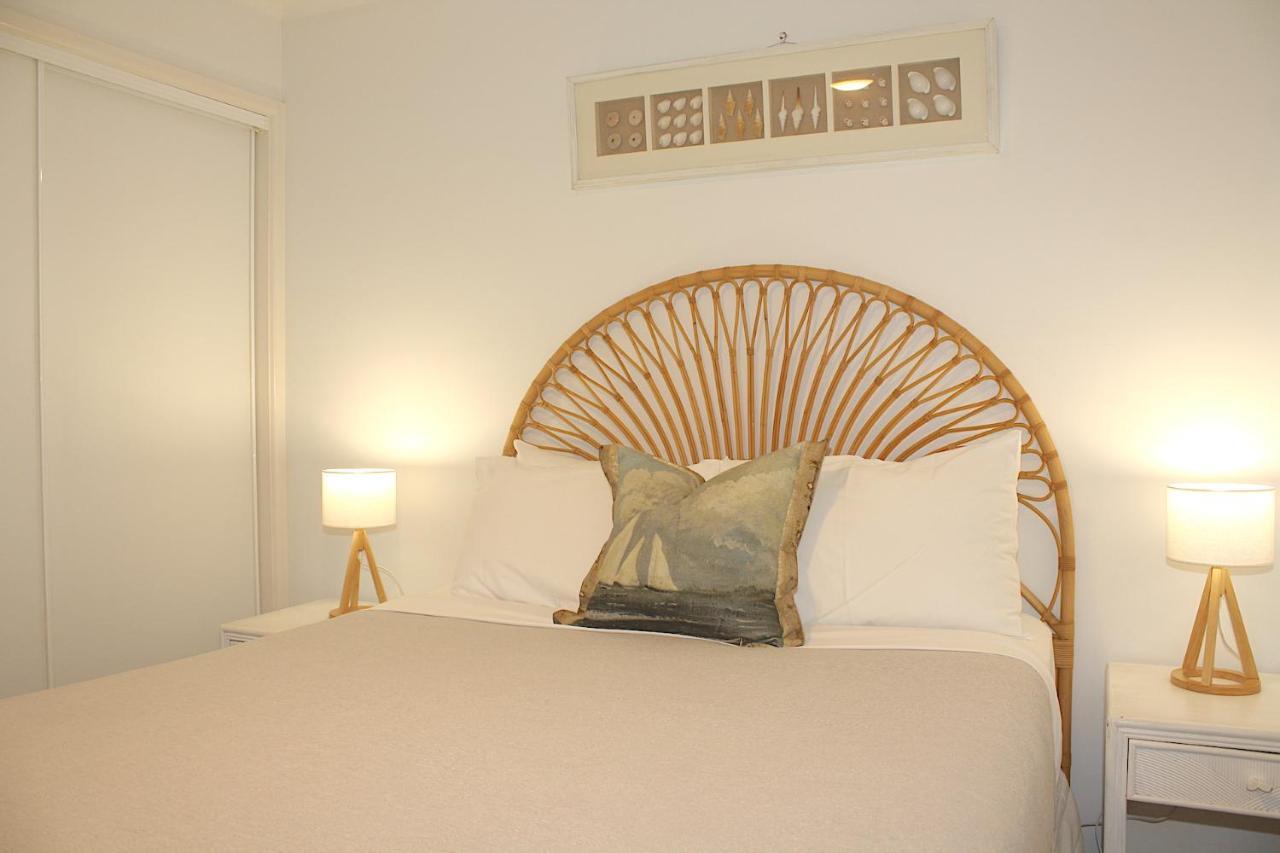 Cossies By The Sea Aparthotel Teluk Byron Bagian luar foto