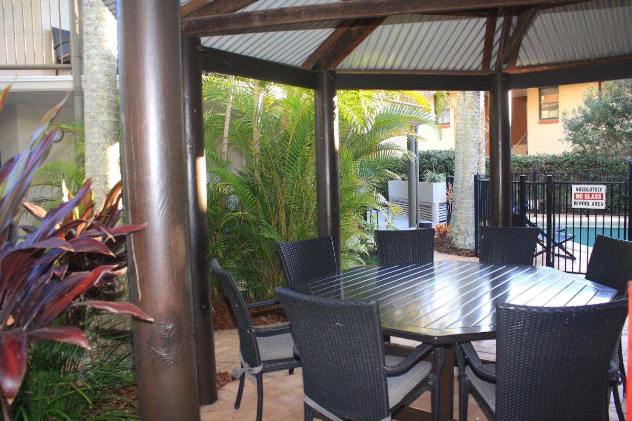 Cossies By The Sea Aparthotel Teluk Byron Bagian luar foto