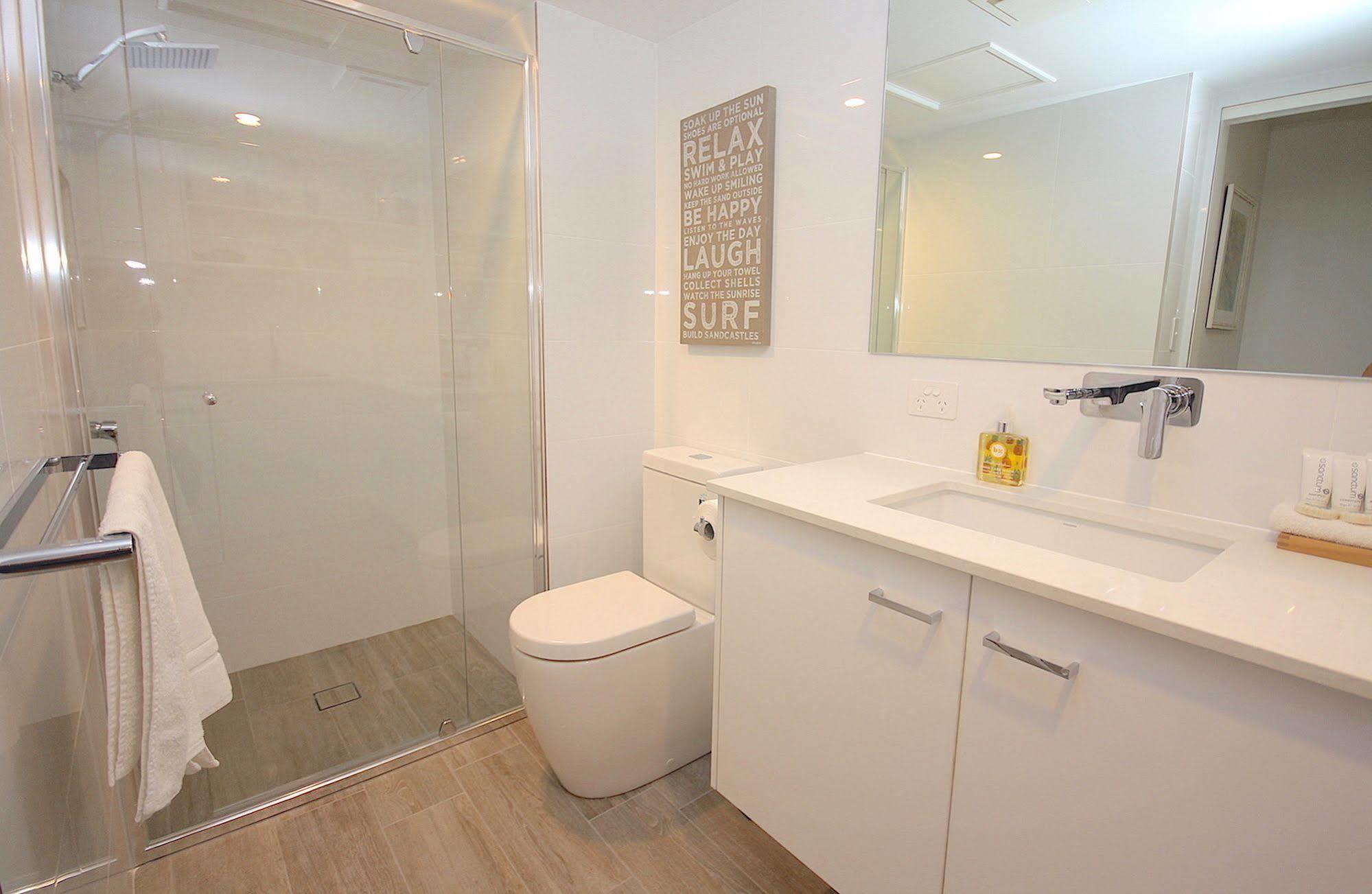 Cossies By The Sea Aparthotel Teluk Byron Bagian luar foto