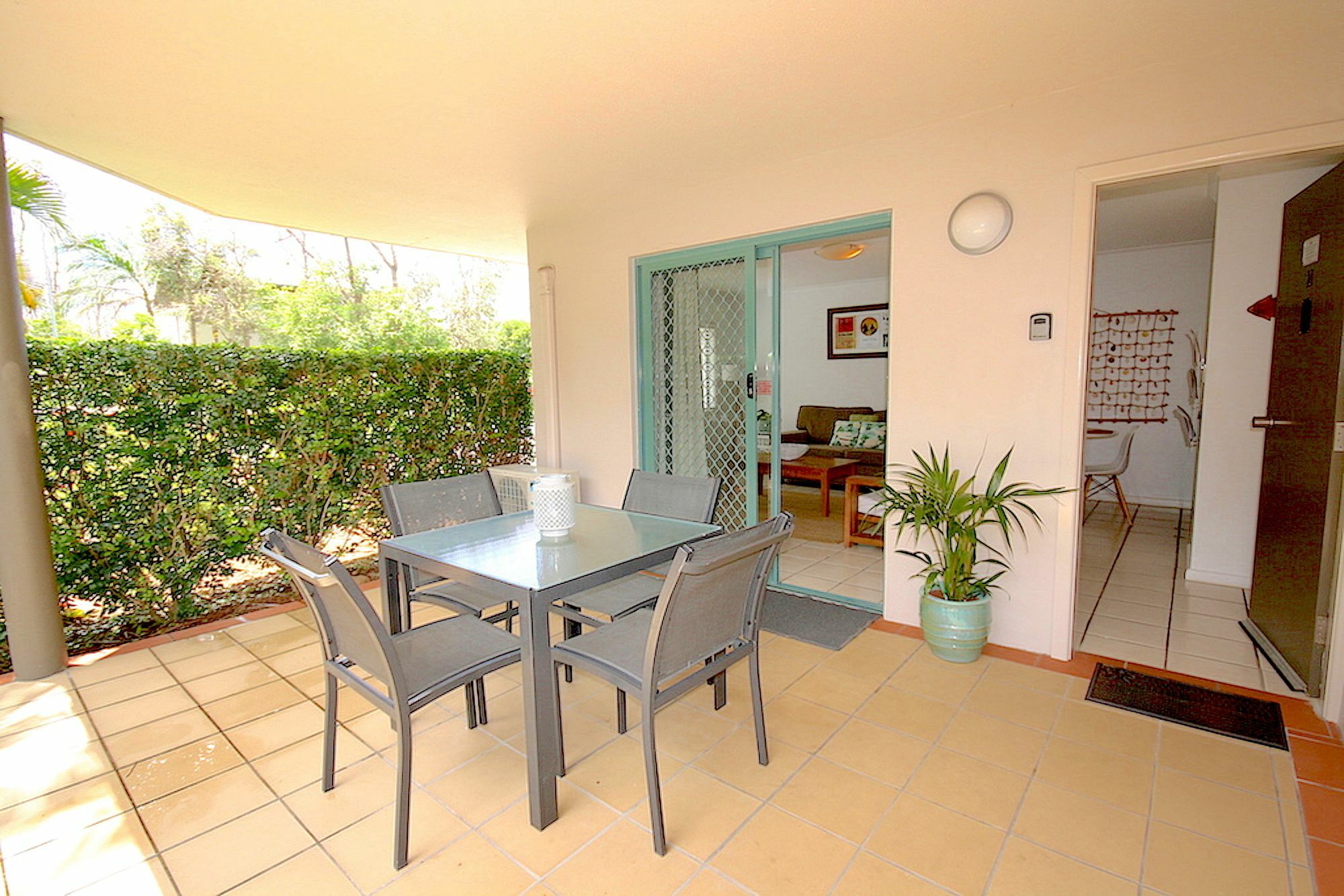 Cossies By The Sea Aparthotel Teluk Byron Bagian luar foto